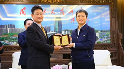 【集團(tuán)新聞】助力長(zhǎng)沙建設(shè) 住友橡膠高層獲“星沙友誼獎(jiǎng)”