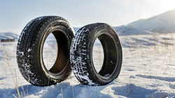 無懼嚴冬 縱情馳騁 鄧祿普輪胎